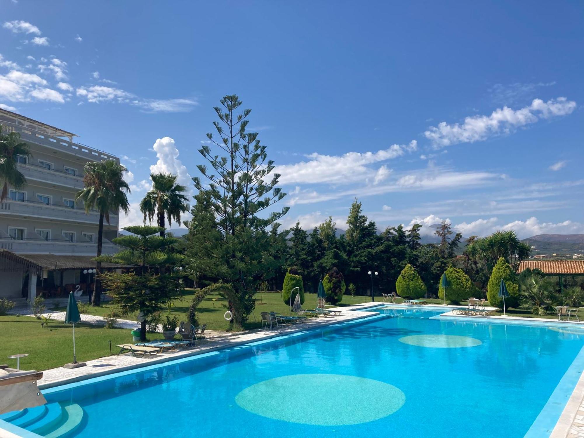 קיסאמוס Regina Hotel מראה חיצוני תמונה
